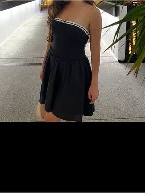 off shoulder black and white striped dress & Maxi L adhesive bra occasion:homecoming A-Line One Shoulder 2025 Sash Options:With Sash